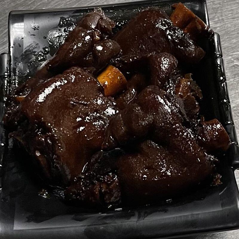 Braise Pork Knuckle